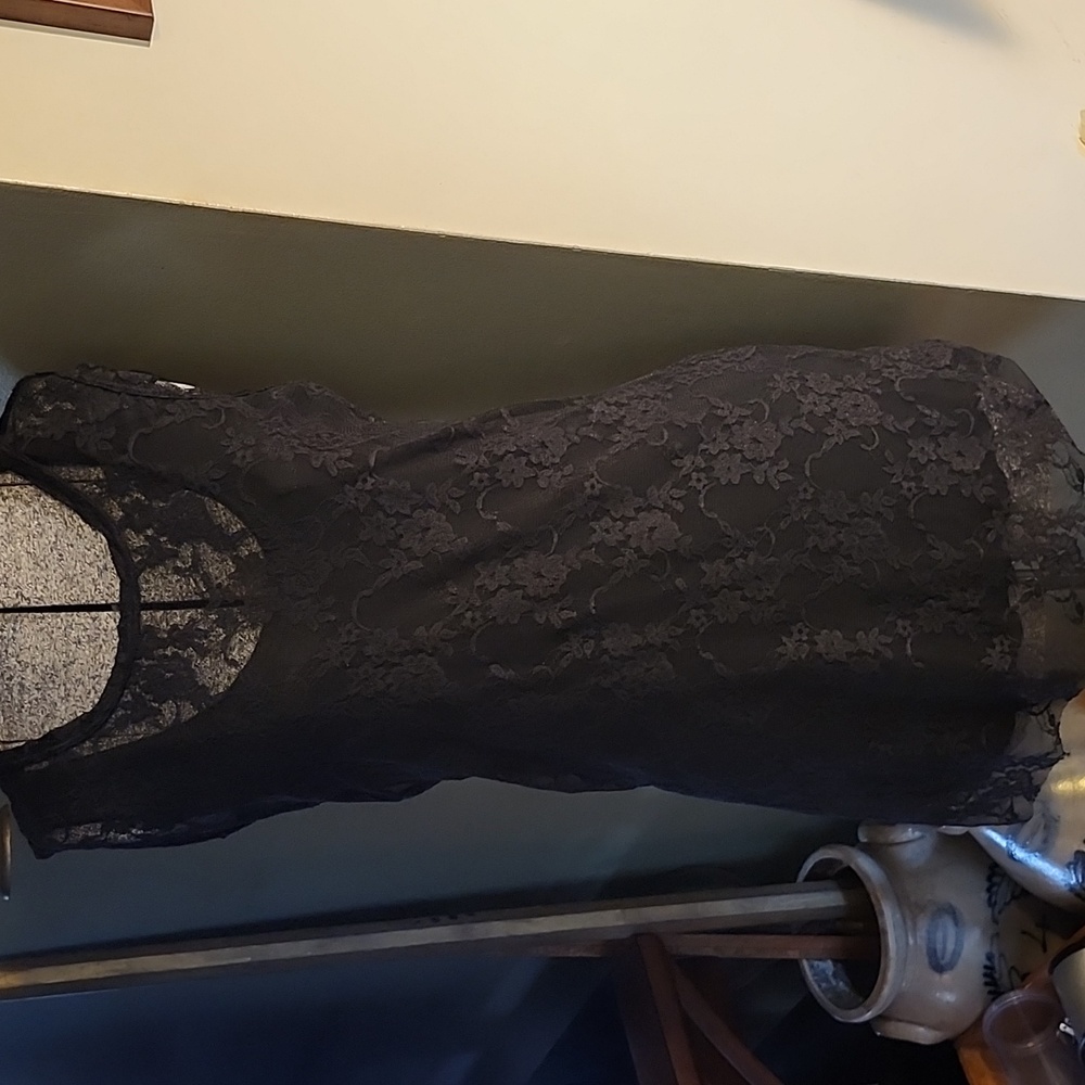 Kontatto Black Sleeveless Lace Top Large